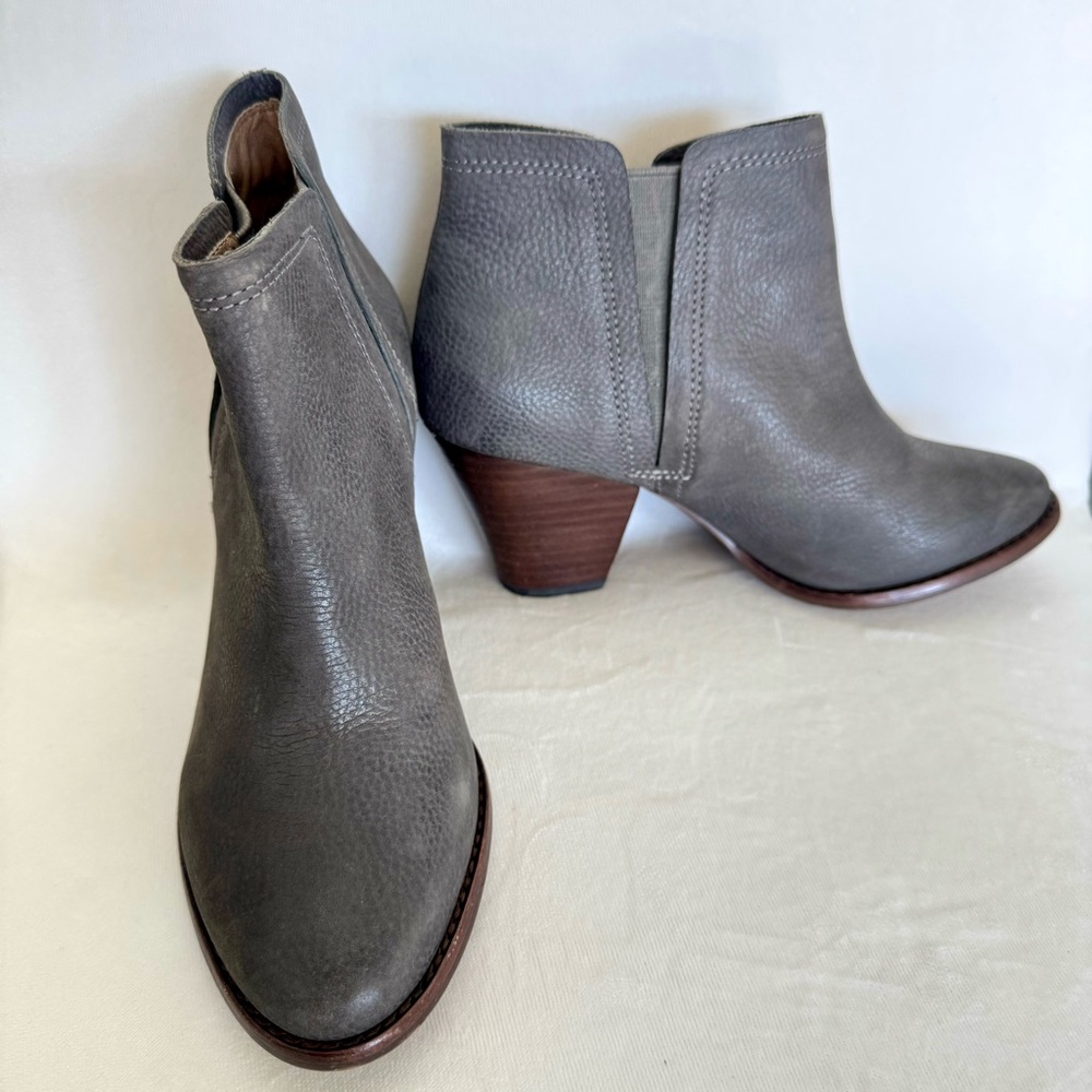 Splendid Leather Booties. Size 6